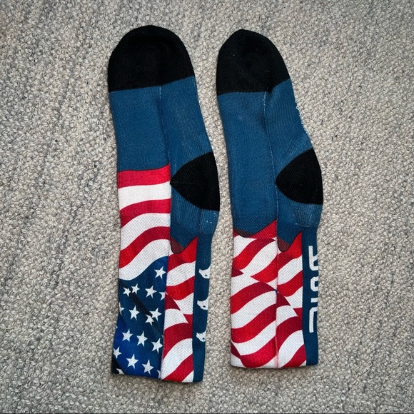 American flag socks - mid calf. Fits approx womens’ size 6-10 - Picture 2 of 5